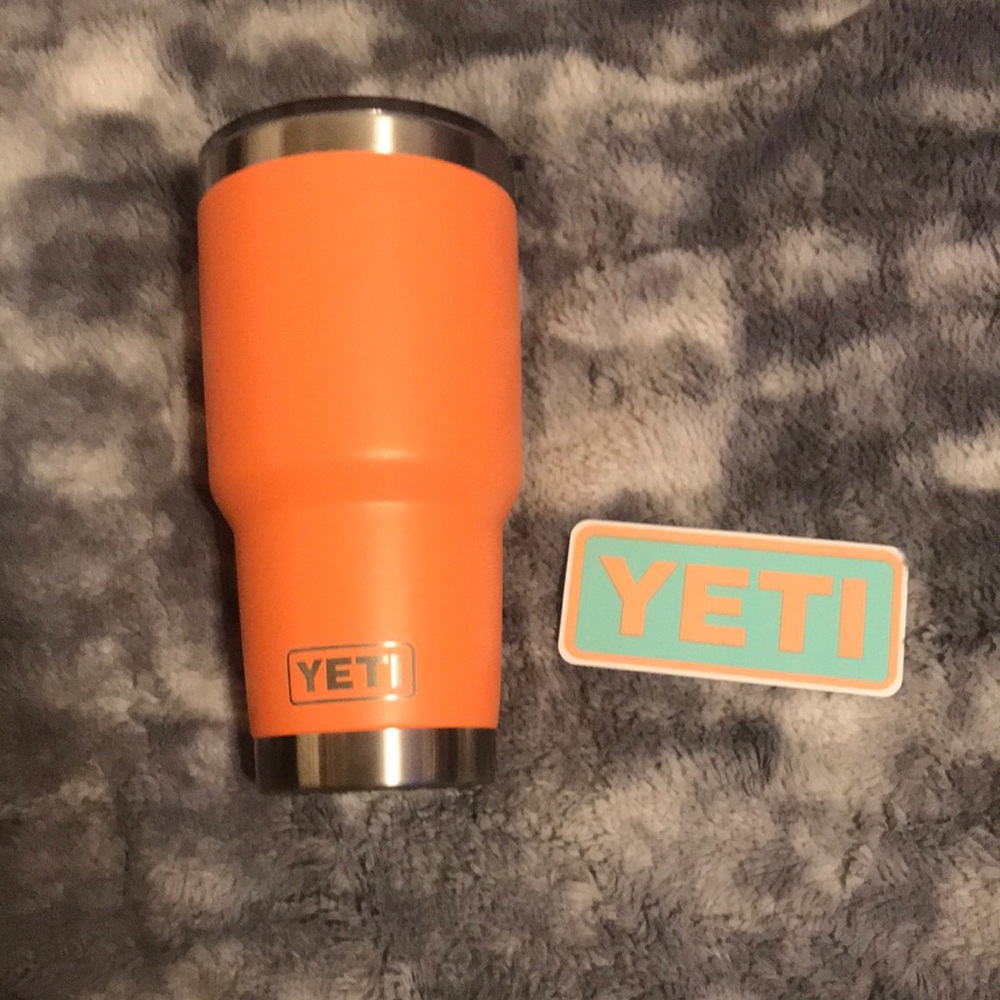 Yeti Rambler 30oz Tumbler - Coral
